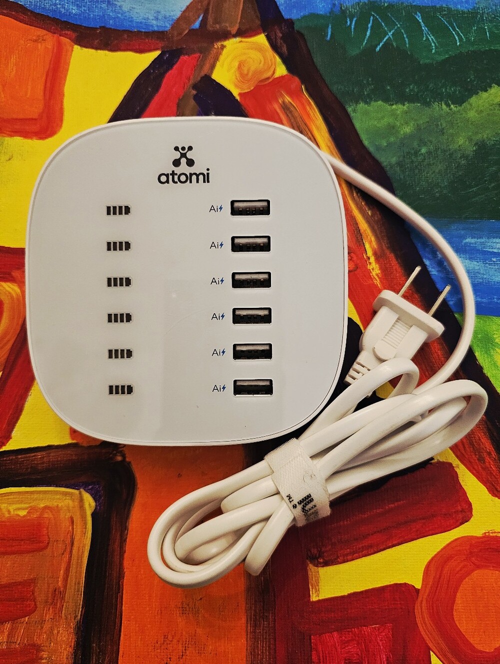 Atomi Model AT1054 6 Port USB Charging Dock White With Battery Display